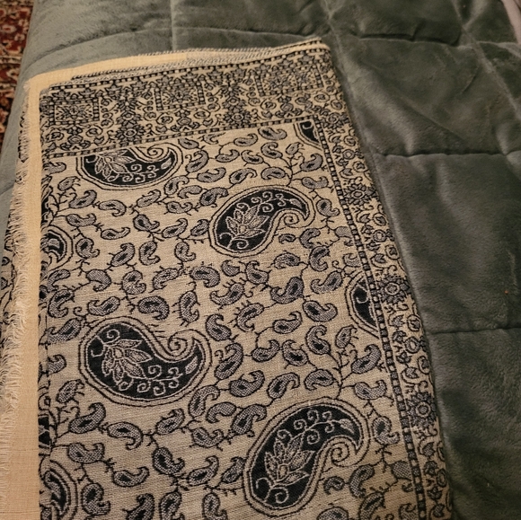 Scarf - Picture 2 of 3